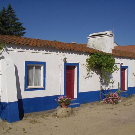 Monte Da Serralheira Agro Turismo Эвора Экстерьер фото